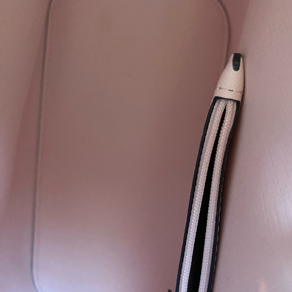 EUC Kate spade New York Eva lemon zest bucket bag/ crossbody - Picture 15 of 15
